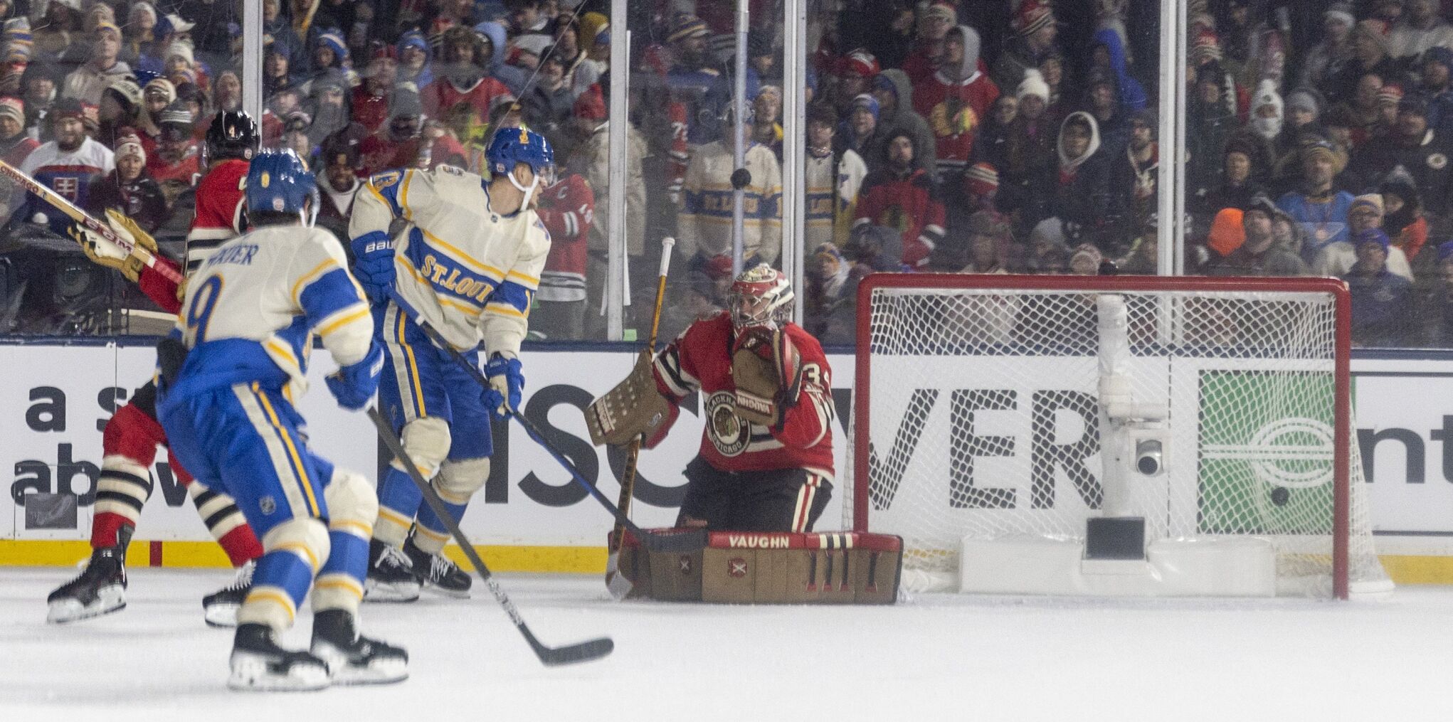 The Blues and Blackhawks take Wrigley Field for the Winter Classic